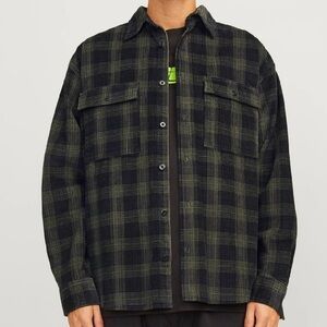 NWT Men's Jack & Jones Relaxed Overfit Corduroy Long Sleeve Shirt Size M (G3)